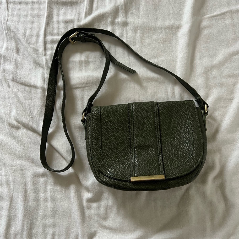Elegant Olive Green Leather Crossbody Bag